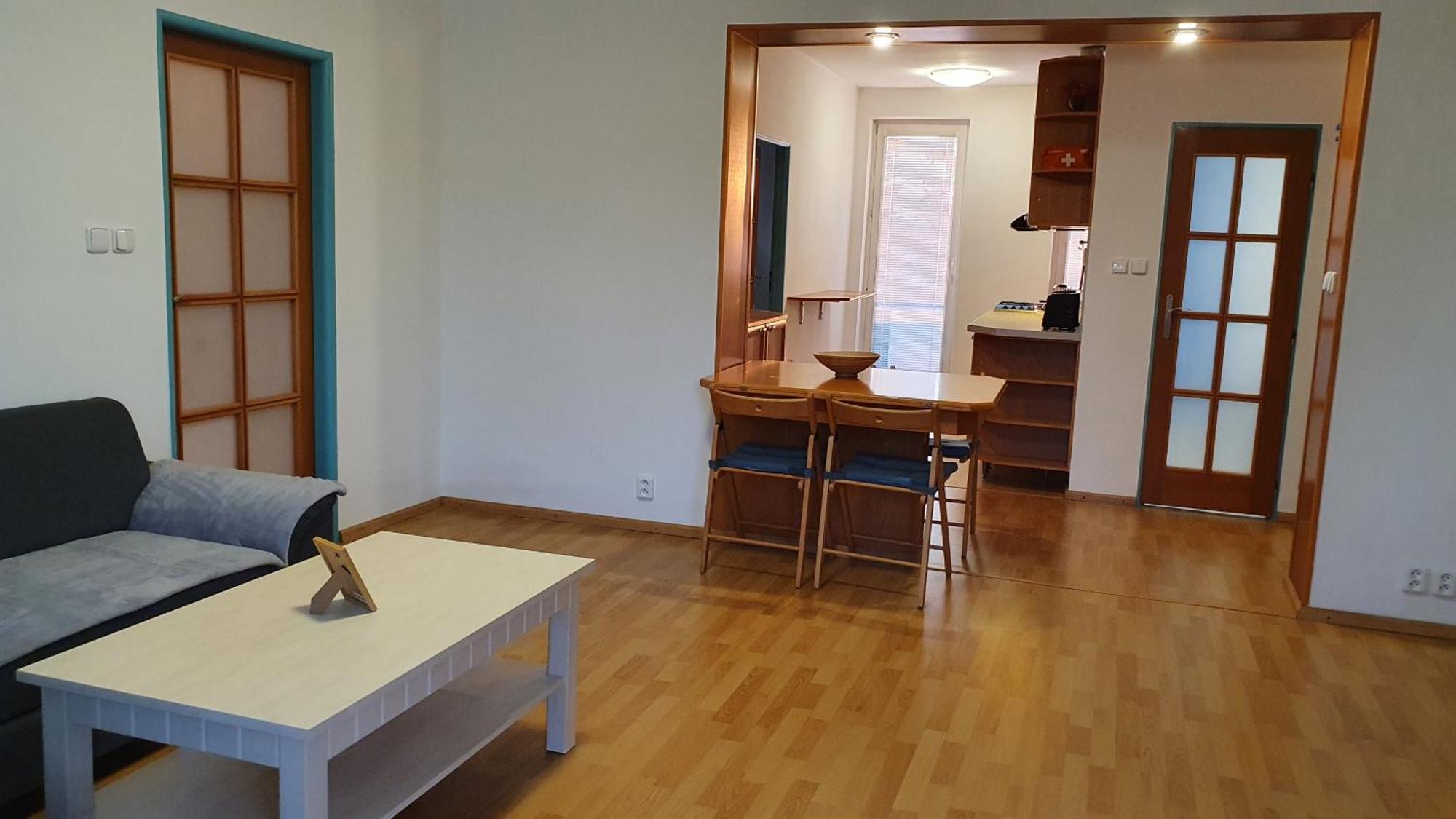 Lakeview Apartments Пиещани Стая снимка
